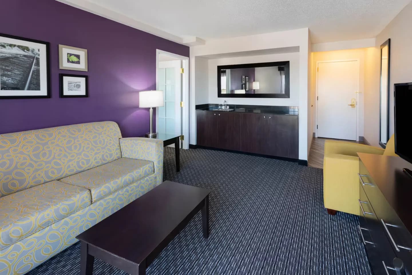 Two Room Suite Accessible gallery image 3