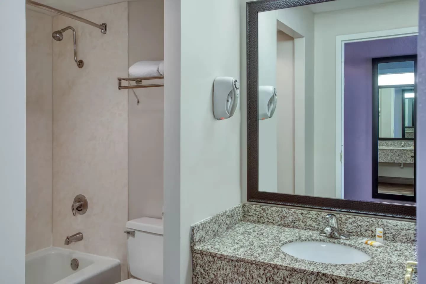 Two Room Suite gallery image 4